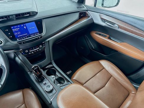 Used 2022 Cadillac XT5 Premium Luxury w/ Technology Package AWD/4WD image 28