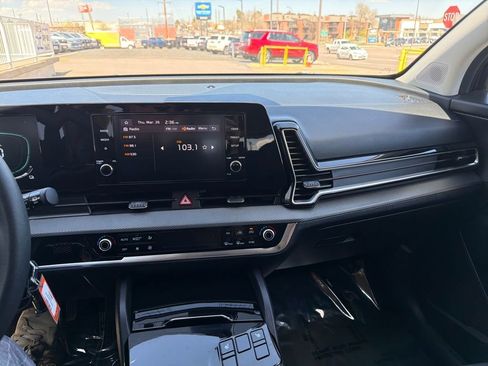 Used 2023 Kia Sportage LX image 17