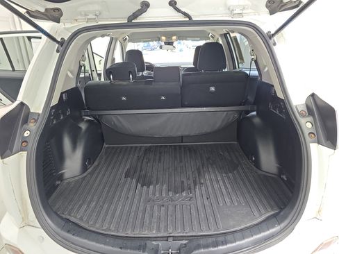 Used 2018 Toyota RAV4 LE image 12