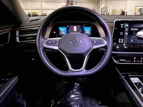 Used 2025 Volkswagen Atlas SE AWD/4WD image 5
