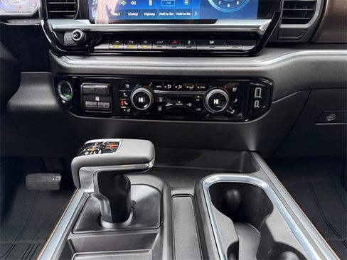 Used 2025 Chevrolet Silverado 1500 High Country image 11