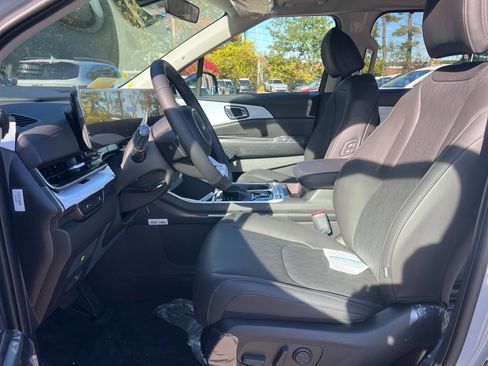 New 2026 Kia Carnival SX image 8