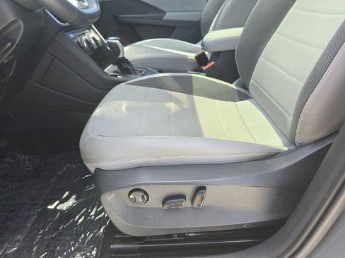 Used 2022 Volkswagen Taos SE w/ Panoramic Sunroof Package FWD image 23