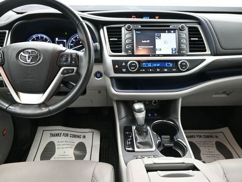 Used 2018 Toyota Highlander Limited AWD/4WD image 14
