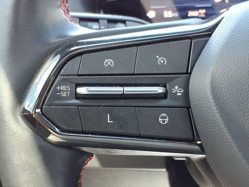Used 2024 Chevrolet Traverse RS AWD/4WD image 24