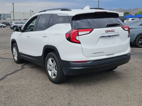 Used 2022 GMC Terrain SLE w/ Driver Convenience Package FWD image 7
