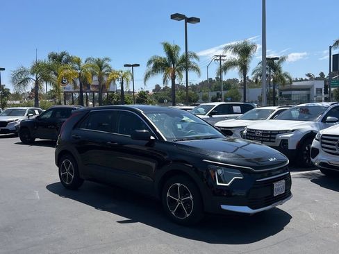 Used 2025 Kia Niro LX FWD image 5