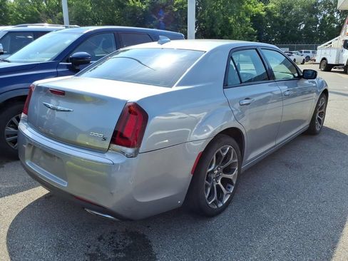 Used 2018 Chrysler 300 S RWD image 5