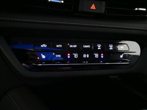 Used 2023 Buick Envision Essence image 23