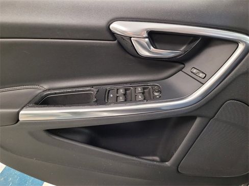 Used 2016 Volvo V60 T5 Premier image 25