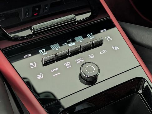 Certified 2024 Porsche Cayenne Turbo GT image 33