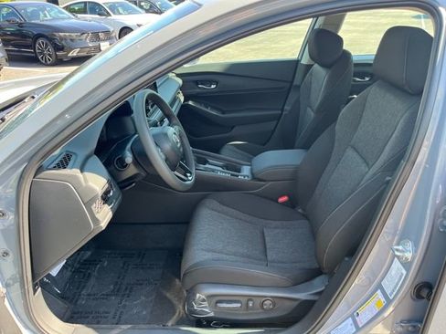New 2025 Honda Accord SE image 13