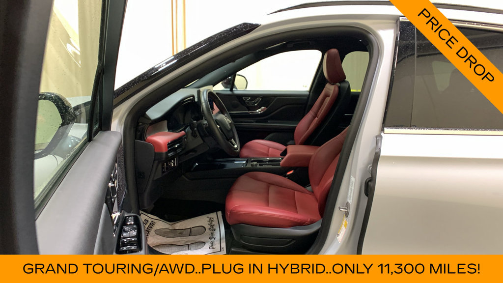 Used 2025 Lincoln Corsair Grand Touring w/ Towing Package AWD/4WD image 29