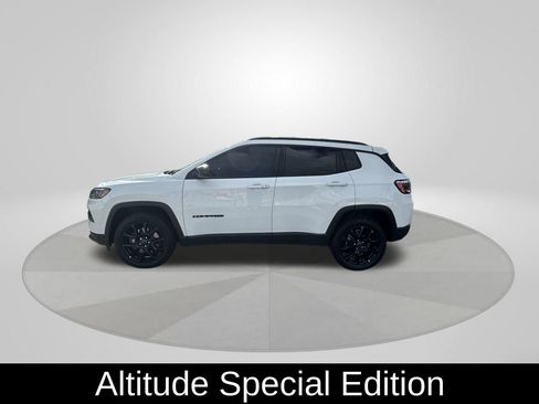Certified 2025 Jeep Compass Latitude w/ Altitude Special Edition image 4