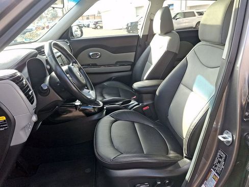 Certified 2019 Kia Soul + w/ Primo Package image 13