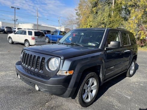 Used 2015 Jeep Patriot Latitude image 3
