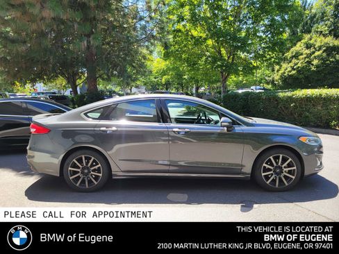 Used 2019 Ford Fusion Titanium AWD/4WD image 2