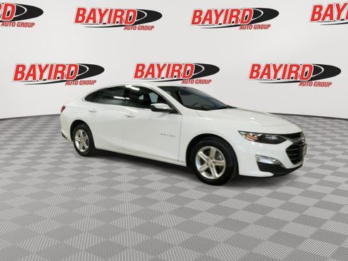 Used 2024 Chevrolet Malibu LT image 3