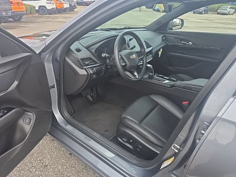 Used 2022 Cadillac CT4 Luxury w/ Cold Weather Package RWD image 11