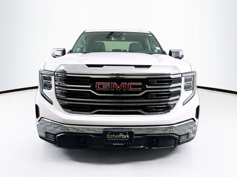 Used 2025 GMC Sierra 1500 SLT image 2
