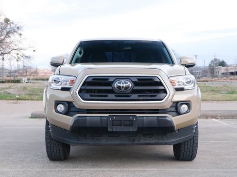 Used 2019 Toyota Tacoma SR5 image 3