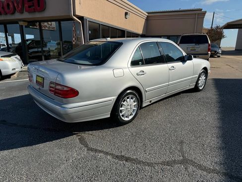 Used 2001 Mercedes-Benz E 320 Sedan image 5