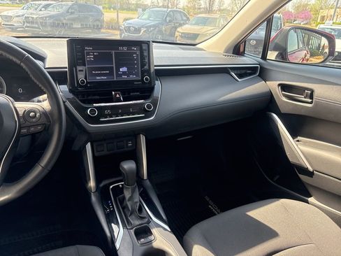 Used 2022 Toyota Corolla Cross LE image 24
