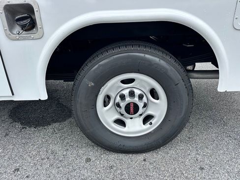 New 2025 GMC Savana 3500 w/ Power Convenience Package RWD image 27