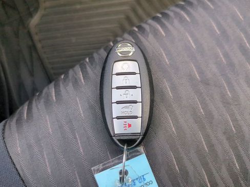 Used 2018 Nissan Rogue SV FWD image 24
