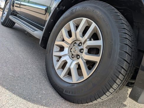 Used 2012 Nissan Pathfinder LE image 7