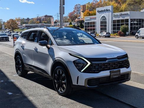 Certified 2023 Kia Sportage X-Line w/ X-Line Premium Package image 4