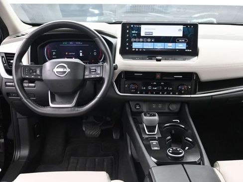 Used 2025 Nissan Rogue SL w/ Tech Package AWD/4WD image 11