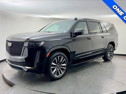 Used 2023 Cadillac Escalade ESV Sport image 2