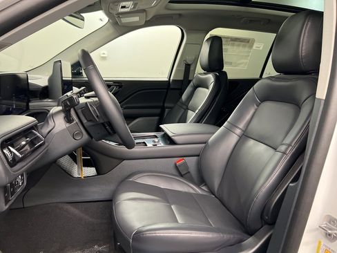 New 2026 Lincoln Aviator AWD image 28