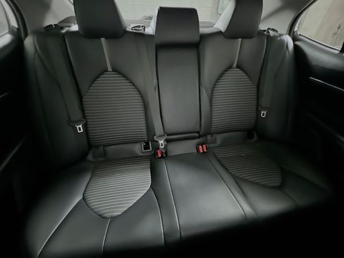 Used 2019 Toyota Camry SE FWD image 32