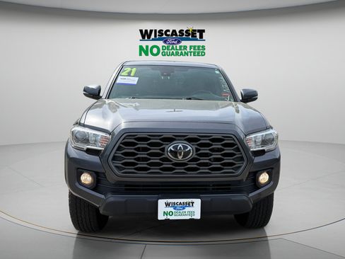 Used 2021 Toyota Tacoma TRD Off-Road AWD/4WD image 11