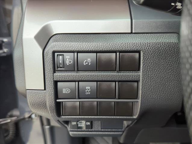 Certified 2024 Toyota Tacoma SR5 AWD/4WD image 12
