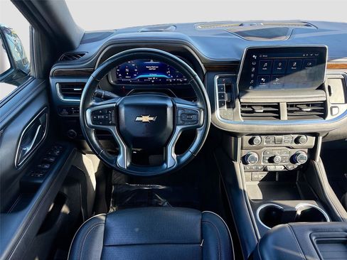 Used 2023 Chevrolet Suburban Premier image 26