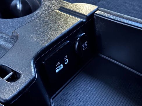 Used 2017 RAM 1500 Classic SLT image 24