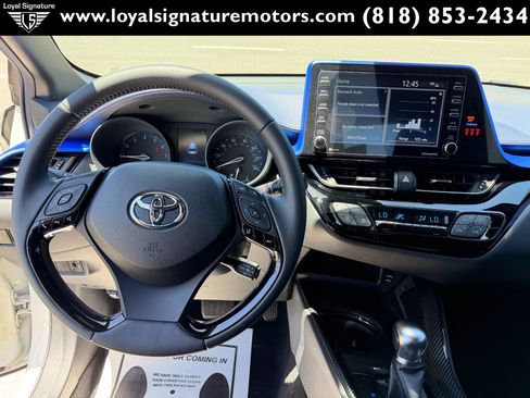 Used 2021 Toyota C-HR XLE FWD image 20