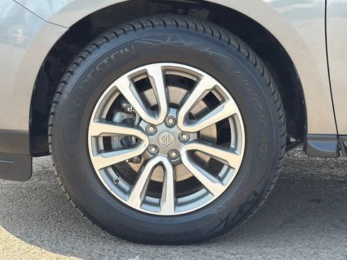 Used 2015 Nissan Pathfinder SV AWD/4WD image 25