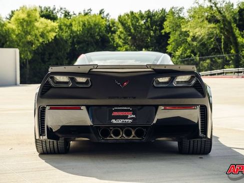 Used 2015 Chevrolet Corvette Z06 w/ 3LZ Preferred Equipment Group RWD image 35