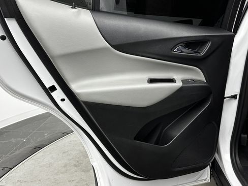 Used 2020 Chevrolet Equinox LT image 24