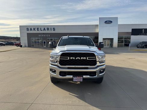 Used 2024 RAM 2500 Big Horn AWD/4WD image 2