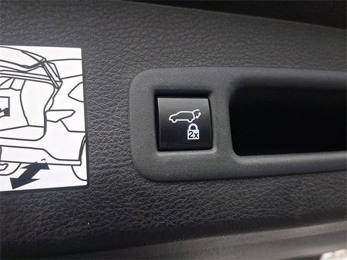 Used 2024 Toyota Sienna XLE image 29