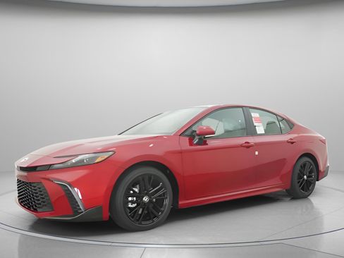 New 2026 Toyota Camry SE image 2