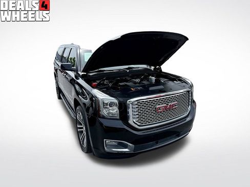 Used 2017 GMC Yukon XL Denali w/ Open Road Package AWD/4WD image 4