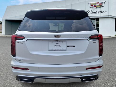Certified 2023 Cadillac XT6 Premium Luxury w/ Platinum Package image 4