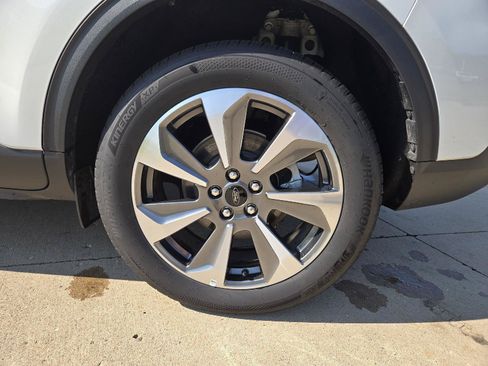 Used 2024 Ford Escape Platinum w/ Class II Trailer Tow Package AWD/4WD image 11