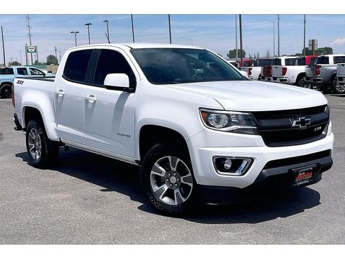 Used 2017 Chevrolet Colorado Z71 AWD/4WD image 2